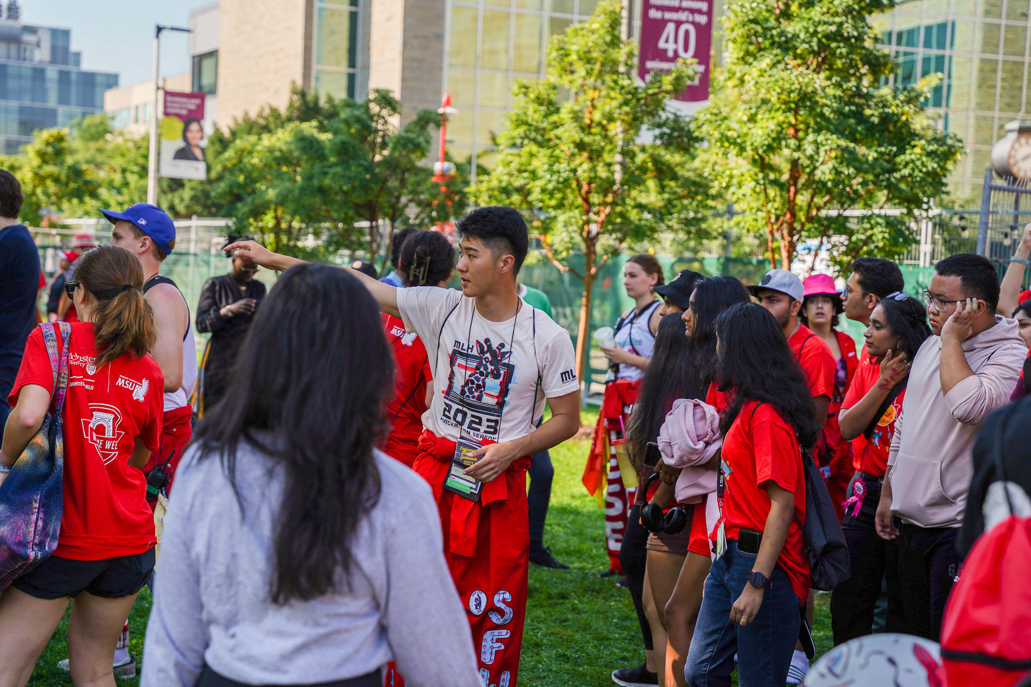McMaster Engineering Welcome Week group moment